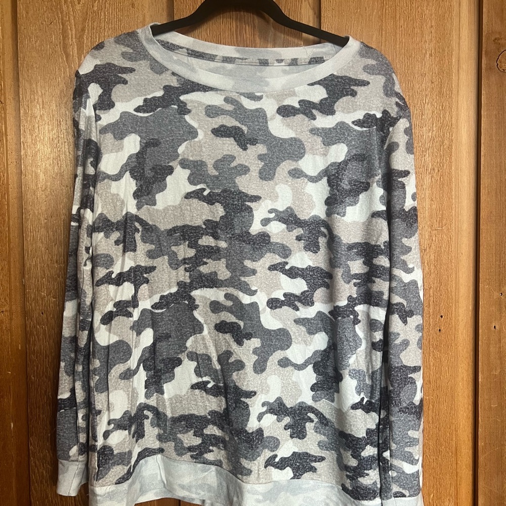 Stylish Camouflage Crew Neck Sweater